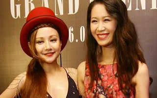 Dương Thùy Linh, Việt Nga cười "hết cỡ" đi xem... khỉ đánh bóng