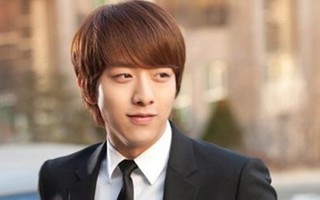 Lee Jung Shin (CNBlue) làm anh em rể của Kwon Sang Woo
