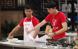 Thí sinh Vua đầu bếp bị chê "rẻ tiền", "coi thường" giám khảo