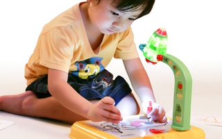 Giúp con thông minh hơn nhờ cách "tự chơi"