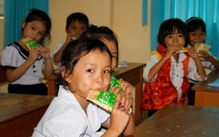 Cải thiện dinh dưỡng trẻ em bằng sữa đậu nành canxi miễn phí