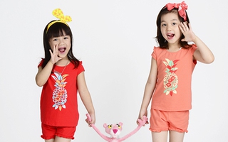 Bé sắm đồ đẹp, tưng bừng nhận quà 1/6