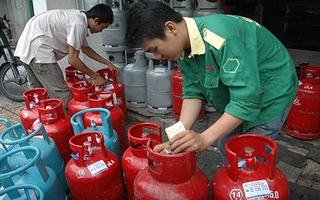 Giá gas tăng liên tục, dân chuyển sang đun điện