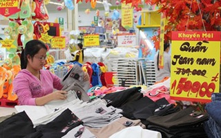 Đua nhau xả hàng tồn