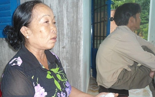 Đòi chia tài sản, con gái bẻ gãy tay mẹ