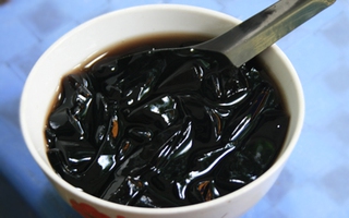 Thưởng thức sương sáo kiểu Hoa tại quán hơn chục năm tuổi