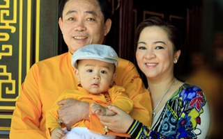 Cha tỷ phú 1 tuổi lý giải việc chuyển thừa kế cho con trai