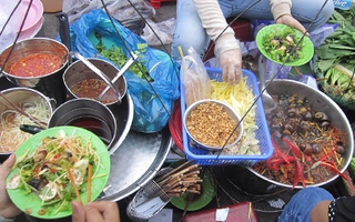 Thế giới quà vặt hấp dẫn tại chợ Cồn, Đà Nẵng