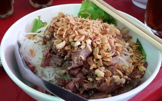 Quán bún bò Nam bộ tuyệt ngon trên phố Phan Bội Châu