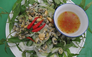 Ngó lục bình - món ngon dân dã của miền Tây