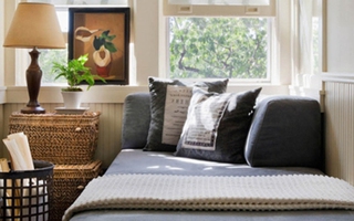 Bố trí nội thất phòng ngủ 10m² của đôi vợ chồng trẻ 