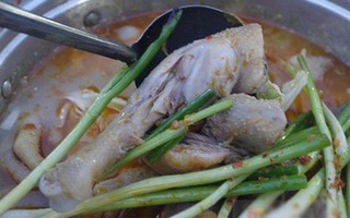 Trời mát đi ăn gà hấp hèm ở Hóc Môn