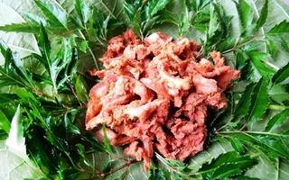 "Ứa nước miếng" với món thịt chua xứ Mường