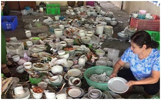 Bức ảnh núi bát đĩa sau ngày cưới "ám ảnh" mọi nàng dâu mới khiến chị em "rưng rưng" đồng cảm