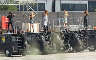 Lộ ảnh Spice Girls tập luyện cho bế mạc Olympic