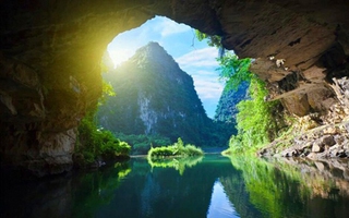 Những hang động "made in Vietnam" đẹp không kém Sơn Đoòng