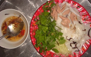 Đắm say bánh ướt chả cây Hội An