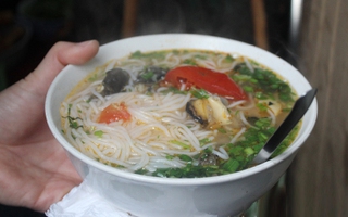 3 quán bún ốc truyền thống nổi tiếng để giải ngấy ngày đầu năm