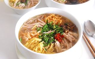 Nhớ bát bún thang ngày mùng 5 của mẹ