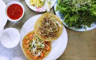 Đã ghé Quy Nhơn nhất định phải thử món bánh xèo tôm nhảy