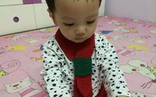 Trời lạnh mẹ đan khăn len cực cute cho bé!