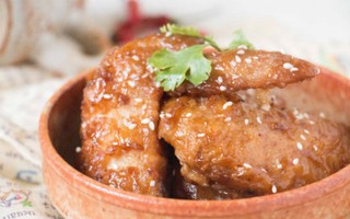 Cánh gà chiên sốt me chua giòn hấp dẫn