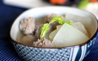 Mát lành thanh ngọt món canh bí đao thịt bằm