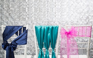 3 cách tự trang trí ghế đẹp ấn tượng cho tiệc cưới