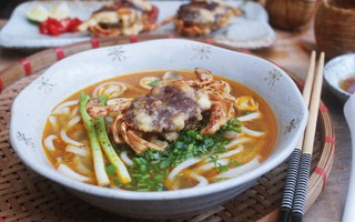 Món ngon cuối tuần: Bánh canh cua lột chiên giòn