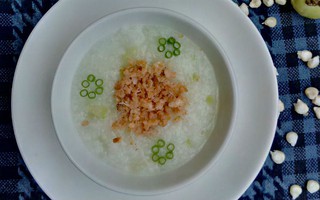 Rỉ tai các mẹ cách nấu cháo tôm nóng hổi cả nhà khen ngon!