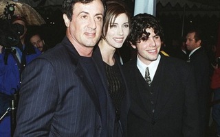 Con trai siêu sao Sylvester Stallone chết vì sốc thuốc