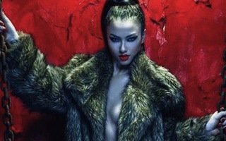 Hồng Quế lại gây sự chú ý bằng ảnh khỏa thân