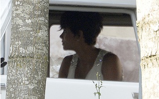"Miêu nữ" U50 Halle Berry bí mật kết hôn lần 3