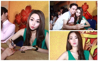 Minh Hằng "xì-tin" ký tặng fan hâm mộ