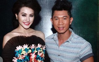 Người đẹp "Giày gót nhọn" diện cả "rừng hoa" bên bạn trai