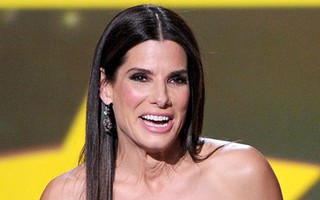 Sandra Bullock... chửi bậy trên sân khấu khi bị ngắt lời