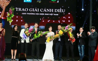 Vợ chồng Phạm Quỳnh Anh "ôm" cơn mưa giải thưởng