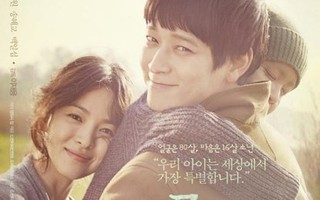 Song Hye Kyo cười hạnh phúc bên "chồng con"