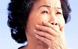 Nước mắt mẹ chồng tuôn rơi khi nhận bản di chúc của con dâu