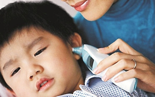 Nguyên nhân và cách xử trí khi trẻ sốt