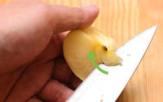 Từ trước đến nay chúng ta đã cắt táo hoàn toàn sai cách