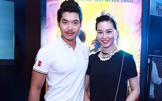 Trương Nam Thành tình tứ đưa bạn gái đi xem phim