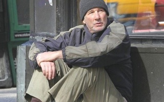 Thực hư bức ảnh Richard Gere "người vô gia cư" gây sốt trên mạng