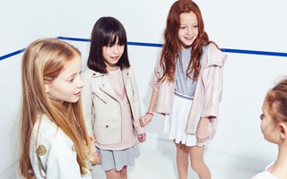 Chọn đồ mát mẻ cực đáng yêu cho bé qua lookbook mùa mới