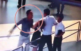Khách nam đánh nữ nhân viên sân bay: "Mình là đàn ông sống phải đàng hoàng, tôi mong sớm gặp cô Q.A để hỏi thăm"