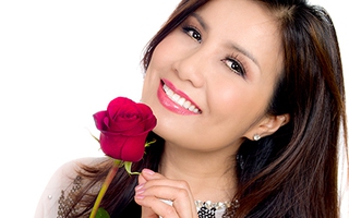 Ca sĩ hải ngoại Hạ Vy "sung sướng muốn khóc" khi được về VN