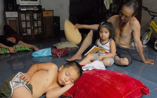 Người dân Sài Gòn náo loạn vì mất điện trên diện rộng