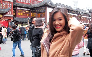 Phương Vy tận hưởng không khí Giáng Sinh tại Thượng Hải