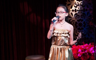 Cô bé hát dân ca The Voice Kids gây chú ý ở phòng trà