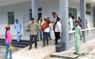 Tiền Giang: Bé trai hơn 1 tuổi chết tại điểm giữ trẻ do sặc cháo